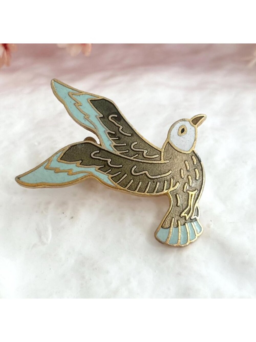 Stylized Enamel Seagull Bird in Flight Midcentury Style Gold Toned Post Back Pin